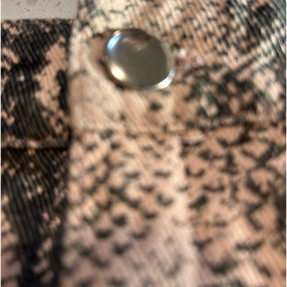 Pink snakeskin denim mini skirt size small - Picture 6 of 7